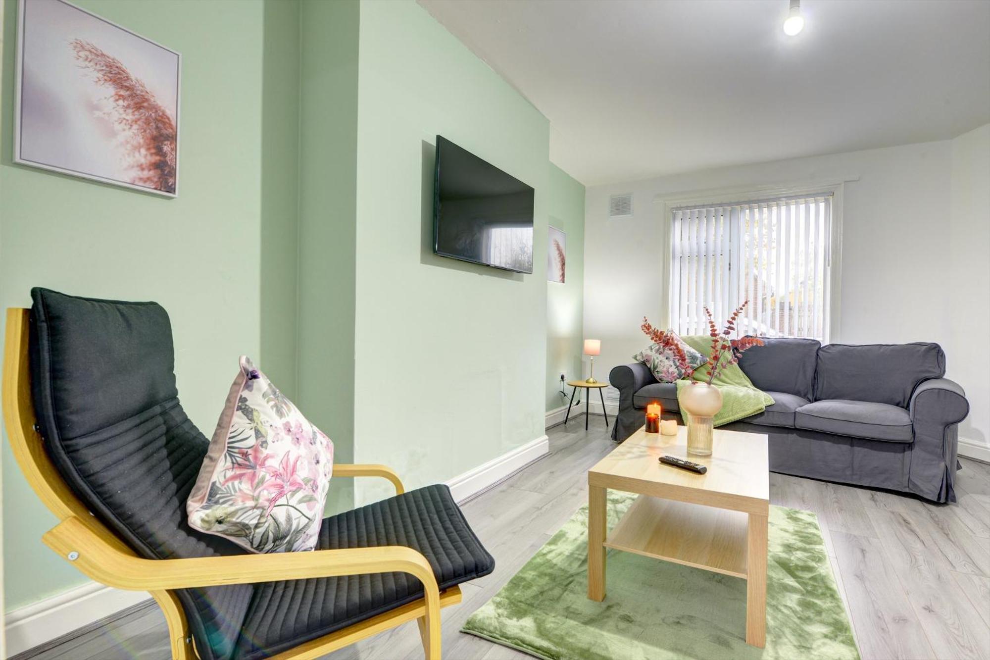 Stunning And Lovely 3 Bed House - Catch 22 Coventry Exterior photo